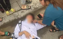Tạm giữ đối tượng hành hung dã man nam sinh lớp 11 ngay trước cổng trường