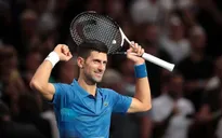 Novak Djokovic giành quyền vào vòng 3 Paris Masters