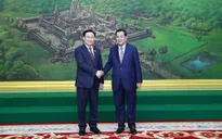 Chủ tịch Quốc hội Vương Đình Huệ hội kiến Thủ tướng Campuchia Hun Sen
