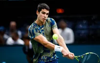 Carlos Alcaraz dễ dàng vượt qua vòng 2 Paris Masters 2022