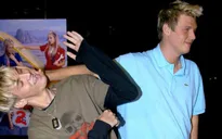 Mối quan hệ phức tạp của Aaron Carter với người anh nổi tiếng Nick Carter và các chị em gái