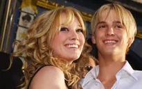 Hilary Duff tưởng nhớ bạn trai cũ Aaron Carter: "Xin lỗi vì cuộc sống đối với bạn quá khó khăn"