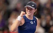 Iga Swiatek giành quyền vào bán kết WTA Finals 2022