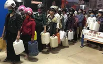 Bộ Công Thương: Không cấm người tiêu dùng mua xăng bằng chai, can đem về