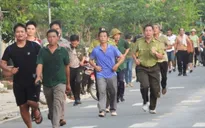 Cán bộ kiểm lâm cùng người dân "chạy vì động vật hoang dã"