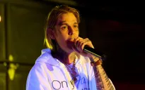 Aaron Carter có thể "đã uống thuốc và ngủ thiếp đi trong bồn tắm"