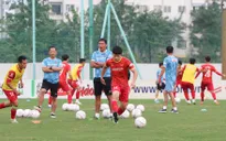 Thầy trò HLV Park Hang Seo hứng khởi trong ngày trở lại Hà Nội tập luyện