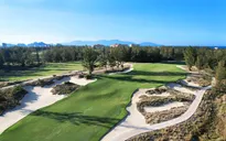 Làm rõ vụ khách chơi golf đánh nữ nhân viên phục vụ đến gãy cả gậy golf