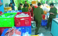 Phát hiện 1,2 tấn thực phẩm đông lạnh không xuất xứ