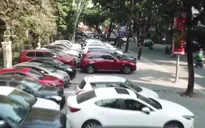Gian nan tìm chỗ đỗ xe ở Hà Nội