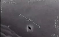 Lầu Năm Góc nhận 400 báo cáo về UFO
