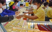 Giá vàng “đứng im”