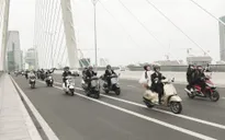 Phan Hiển đón Khánh Thi về dinh bằng dàn mô tô và vespa cực ngầu