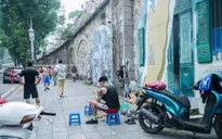 Phố bích họa Phùng Hưng, Hà Nội xuống cấp, bị lấn chiếm