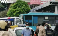 Người dân hối hả ra bến xe về quê ăn Tết Dương lịch 2023