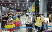 Lượng khách qua sân bay Tân Sơn Nhất tăng cao