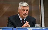 Alec Baldwin vẫn chưa bình tâm sau vụ nổ súng gây tử vong trên phim trường "Rust"