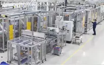 Giá pin xe điện lần đầu tiên tăng sau một thập niên