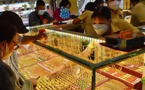 Giá vàng trong nước ngược chiều thế giới