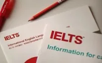 Xếp hàng chờ thi IELTS