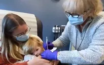 Trẻ từ 6 tháng tuổi tại Mỹ được tiêm vaccine COVID-19 cải tiến