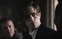 Robert Pattinson hé lộ "The Batman" là một bộ phim u buồn