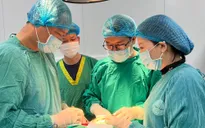 Cứu bệnh nhân bị viêm tấy lan tỏa rộng hàm mặt do dị vật, suy hô hấp