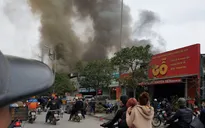Hà Nội: Cháy lớn ở quán gà trên đường Nguyễn Xiển