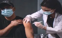 New York sa thải hơn 1.400 nhân viên công vụ vì không tiêm vaccine