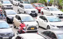 Các tuyến phố trung tâm Hà Nội 'kẹt cứng' ngày đầu năm