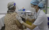 TP Hồ Chí Minh vẫn tổ chức tiêm vaccine COVID-19 xuyên Tết