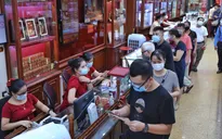 Giá vàng lao dốc