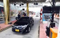 Thủ tướng yêu cầu đẩy nhanh tiến độ dán thẻ định danh ô tô để thu phí điện tử không dừng