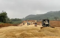 Phó Thủ tướng yêu cầu cung cấp đủ vật liệu cho các dự án cao tốc Bắc - Nam phía Đông