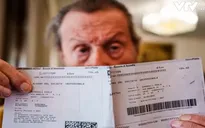 Người cao tuổi Italy không đủ tiền chi trả hóa đơn điện