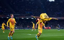Kết quả vòng play-off Europa League: Barcelona đi tiếp, Dortmund dừng bước