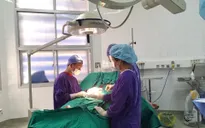 Cấp cứu kịp thời bé trai 14 tuổi bị xoắn tinh hoàn
