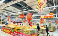 Nhiều hàng quán, siêu thị mở cửa phục vụ người dân dịp Tết