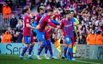 Thắng tưng bừng trước Atletico Madrid, Barca lọt top 4 La Liga