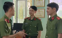 Phố trong làng - Tập 50: Xuất hiện hai chiến sĩ trẻ được điều động về Tân Xuân
