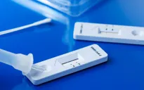 Cách phân biệt "dương tính giả" khi tự làm test nhanh COVID-19 tại nhà