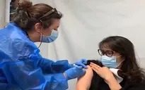 Pháp bỏ quy định đeo khẩu trang tại nhiều địa điểm công cộng