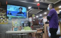 Hong Kong chỉ mở cửa trở lại sau khi kiểm soát đợt bùng phát COVID-19 mới