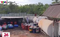 Sản xuất dầu nhớt giả quy mô lớn: Bố trí nhà kho thành nhiều lớp khóa cửa, ngày đêm cảnh giới