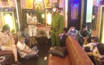 15 thanh niên "bay lắc" trong quán karaoke