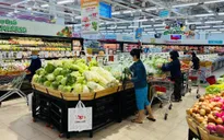 Giá xăng dầu tăng cao, siêu thị bật chế độ "kìm giá"
