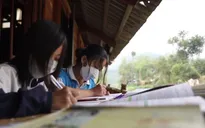Ký ức buồn của cô bé mồ côi đầy nghị lực