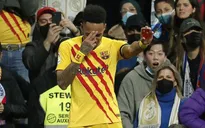 Pha ăn mừng đặc biệt của Aubameyang trong trận gặp Real Madrid