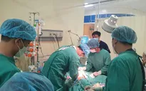 Vượt 200km thực hiện kỹ thuật ECMO cứu sống bệnh nhân suy đa tạng sau phẫu thuật lấy thai