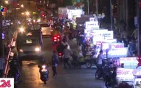 Hàng rong ''dàn trận'' bất chấp biển cấm